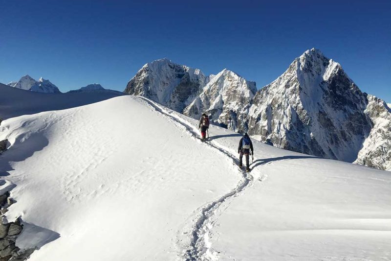 Climb Lobuche Peak 6.145m